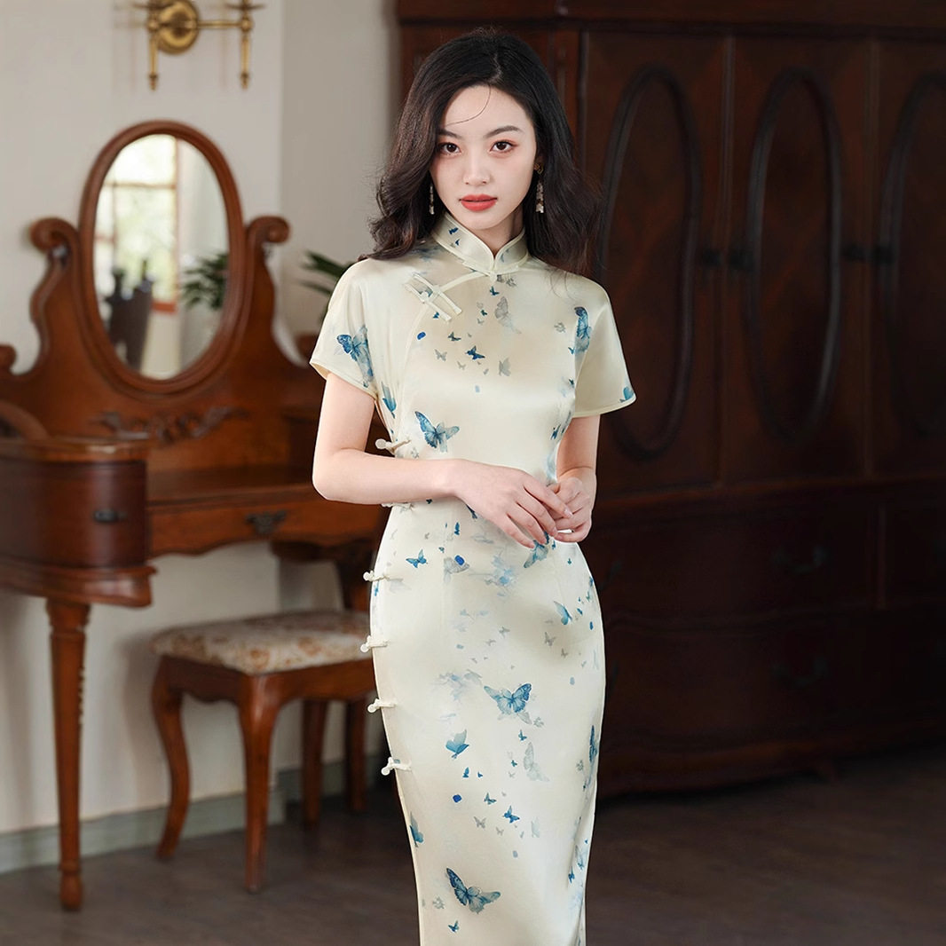 2026桑蚕丝真丝旗袍白色素雅新中式国风高奢感短袖连衣裙改良年轻