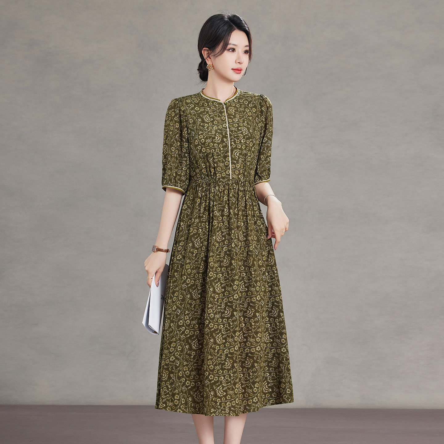 中年妈妈真丝连衣裙女士2026夏装印花显瘦长裙过膝高定桑蚕丝裙子
