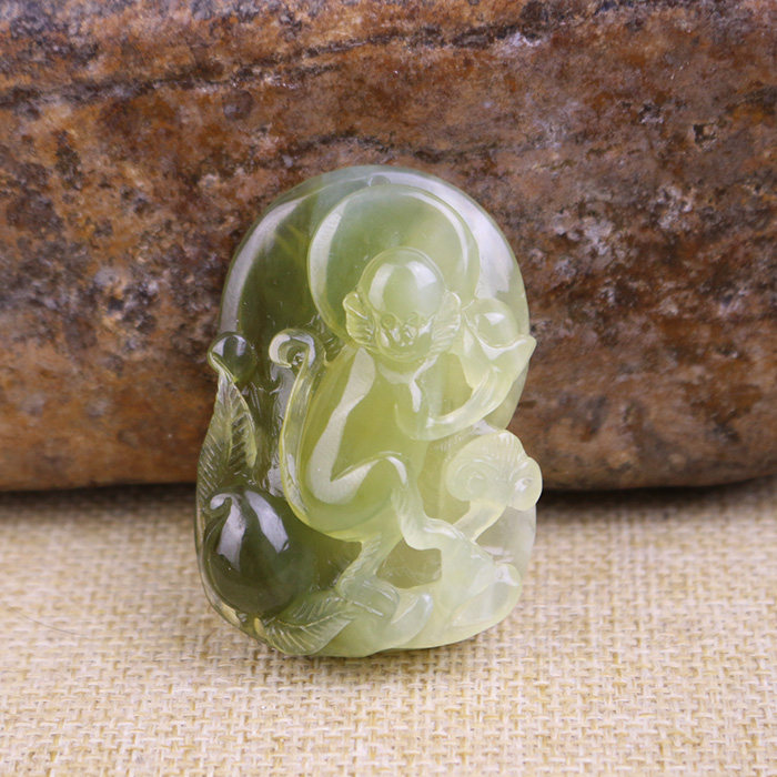天然玉石岫玉玉石王花玉猴子吊坠挂件毛衣链
