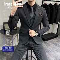 Один пухлый тонкий темно-серый (костюм + брюки, черная рубашка, галстук-бабочку