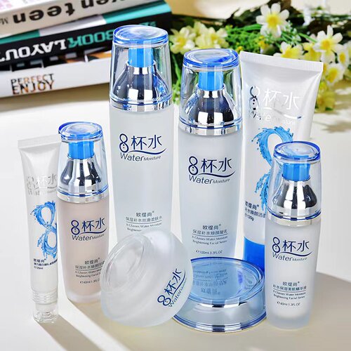 八杯水化妆品套装补水保湿控油爽肤水乳液护肤品水乳套装正品女