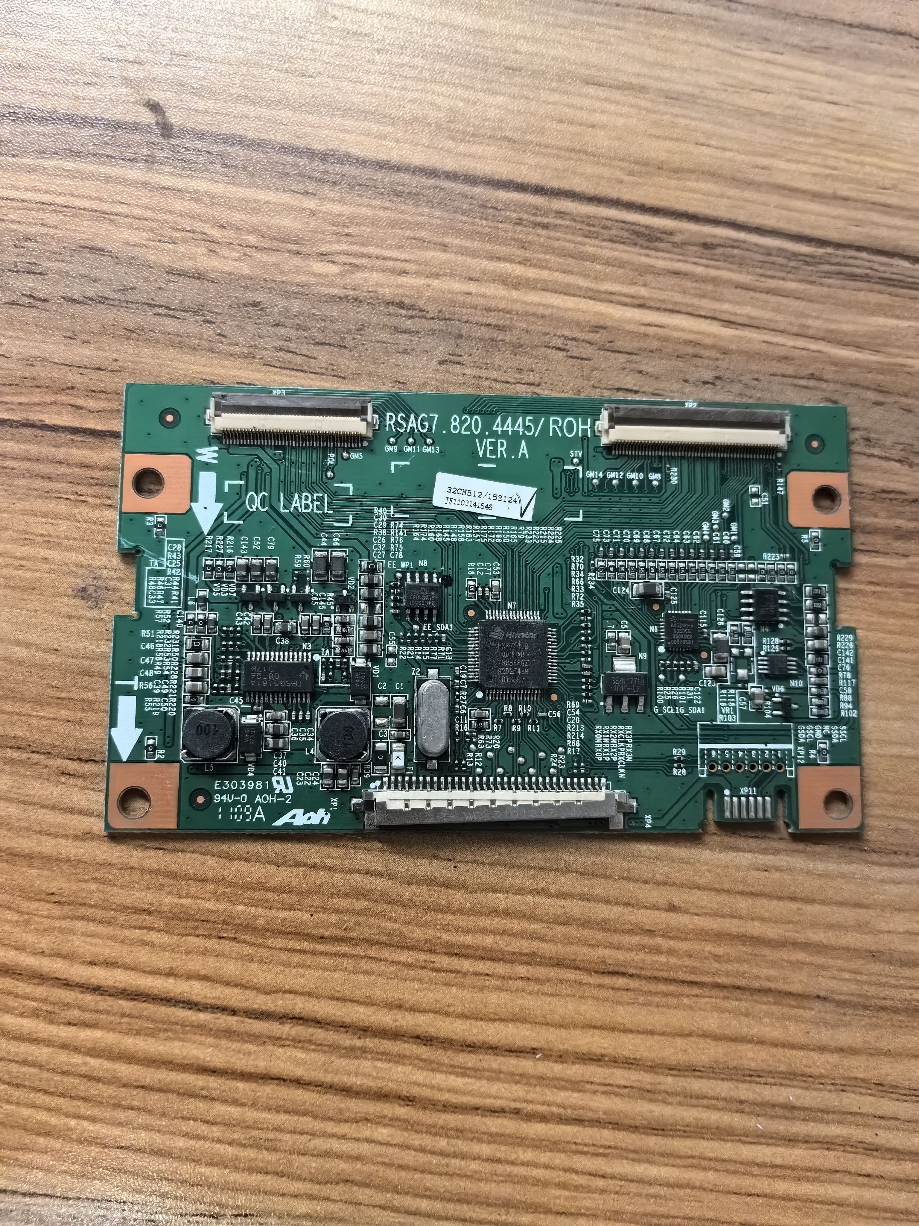 原装海信LED32K01 LED32K11逻辑板RSAG7.820.4445配HE315DH-B12