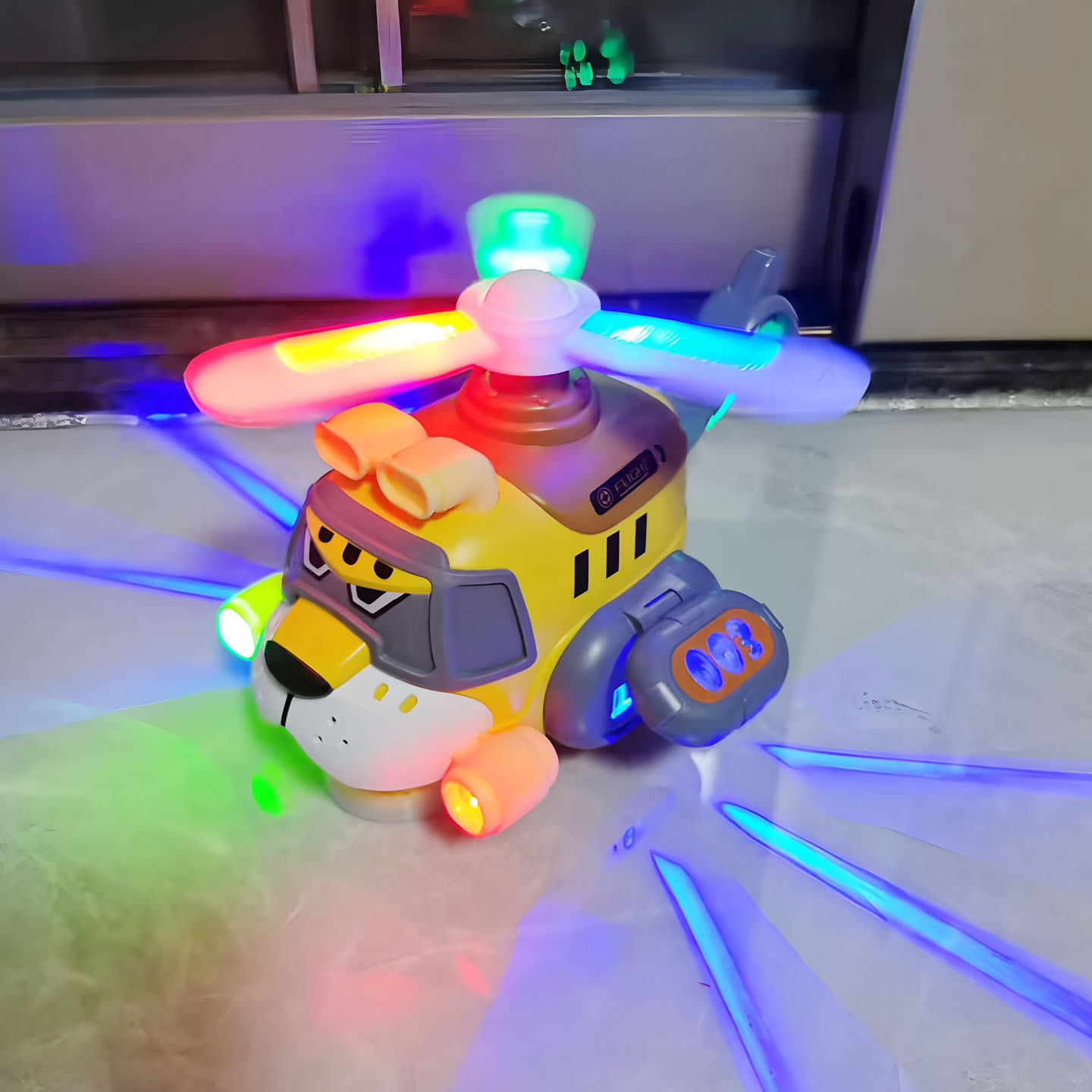 儿童万向轮电动发光直升机玩具3-6岁音乐闪光飞机宝宝益智玩具