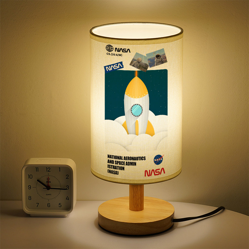 宇航员小夜灯创意文艺小台灯搞怪欧美星球床头灯宿舍柔光LED灯具