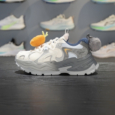 李宁女子休闲鞋2025冬季新品迪士尼联名星芒厚底运动鞋AGCV252