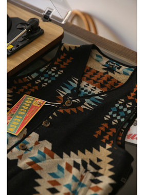 Folk-custom totem vest 美式休闲 复古图腾 毛呢修身马甲背心