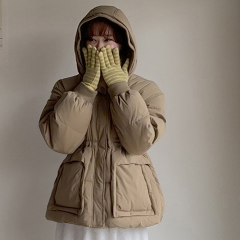 日常通勤保暖连帽中长款羽绒服女