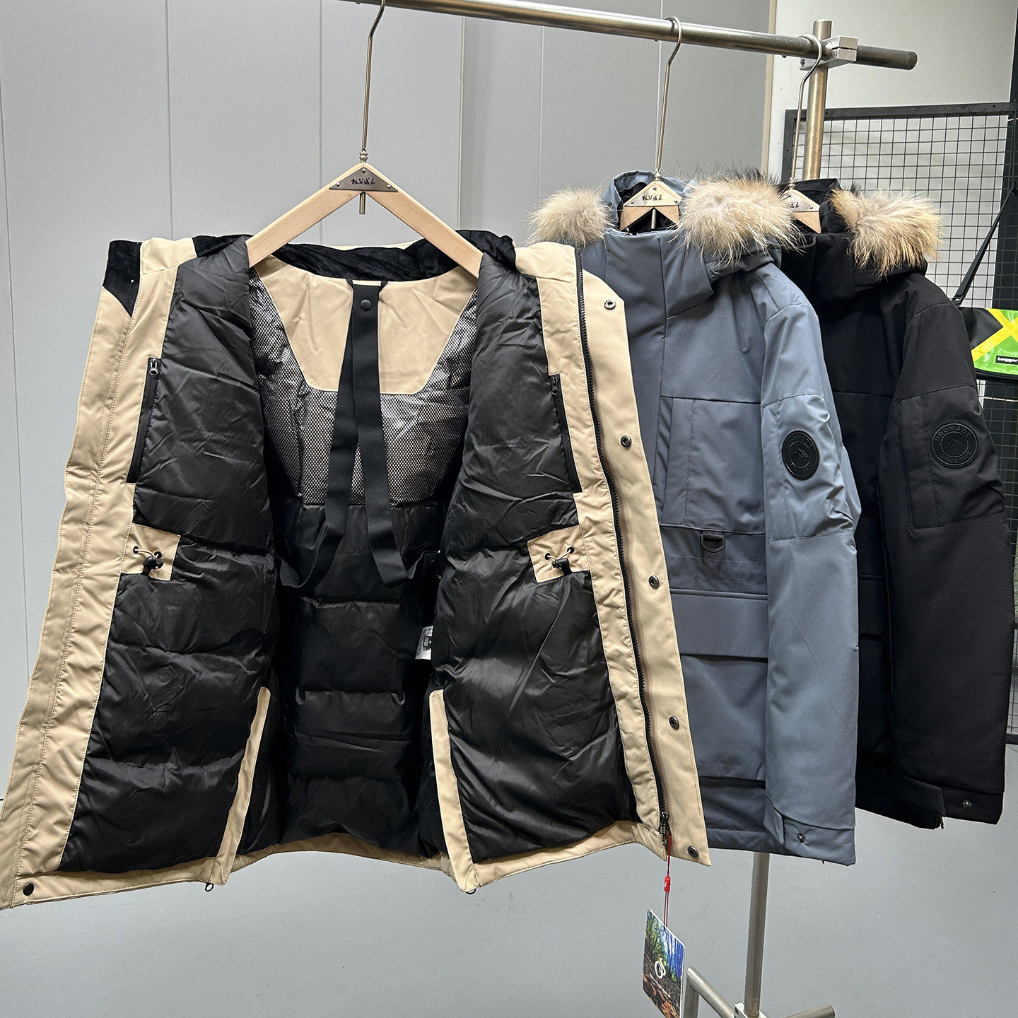 客供定制户外防风防水抗寒大毛领工装连帽羽绒服男女滑雪服派克服