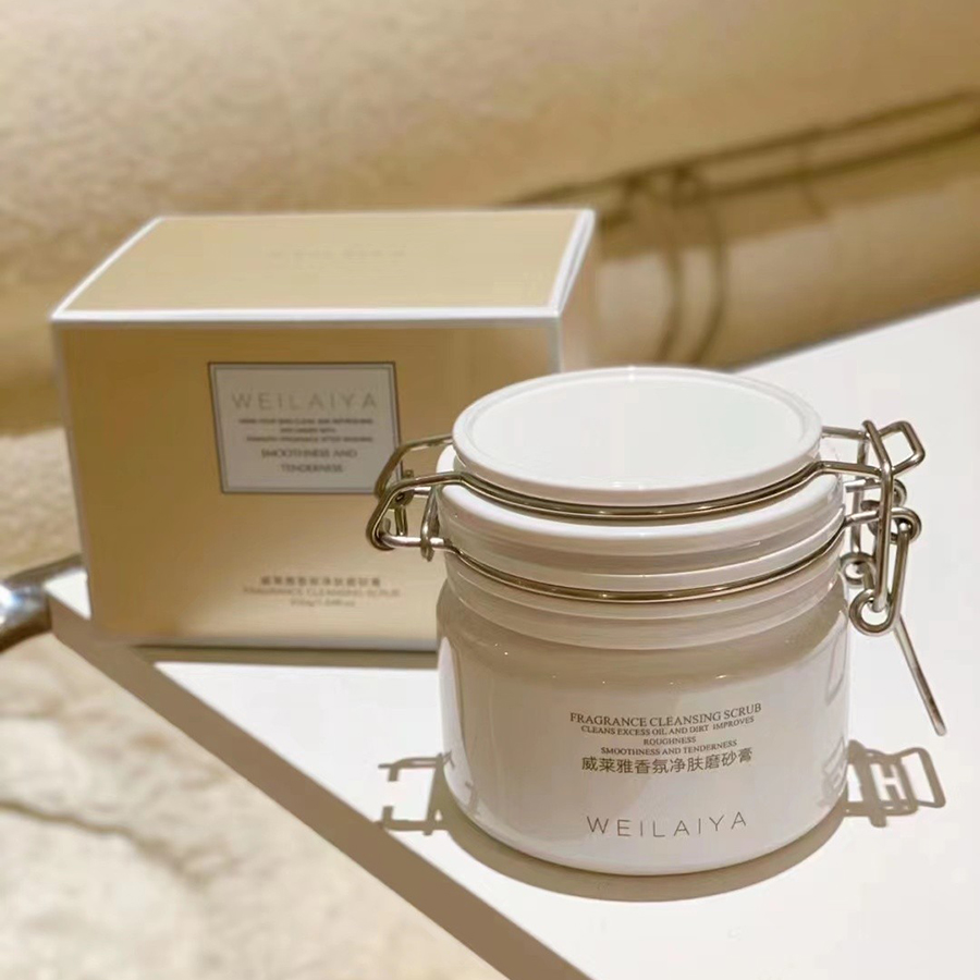 深层清洁去角质，让肌肤轻盈呼吸