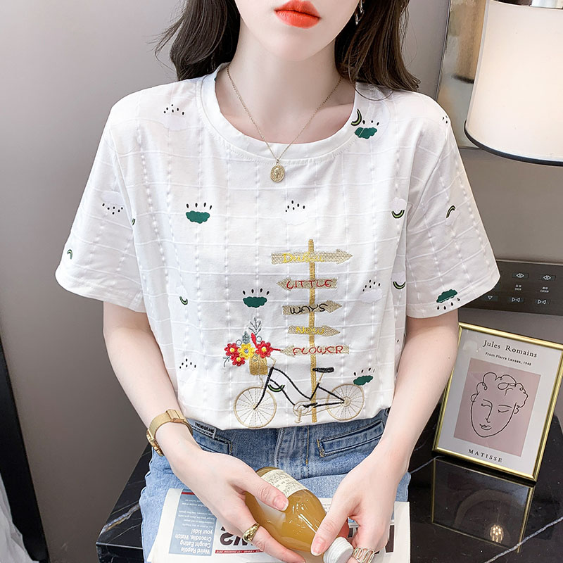 夏季薄款t恤女宽松刺绣设计感