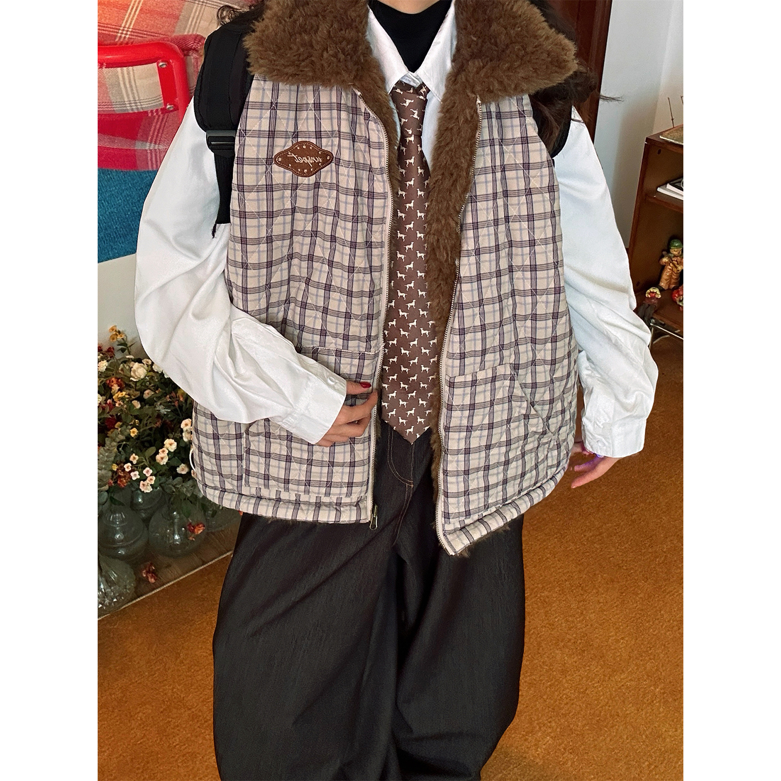 C2自制/秋冬新款设计感双面穿羊羔绒格子马甲女复古毛领拉链外套