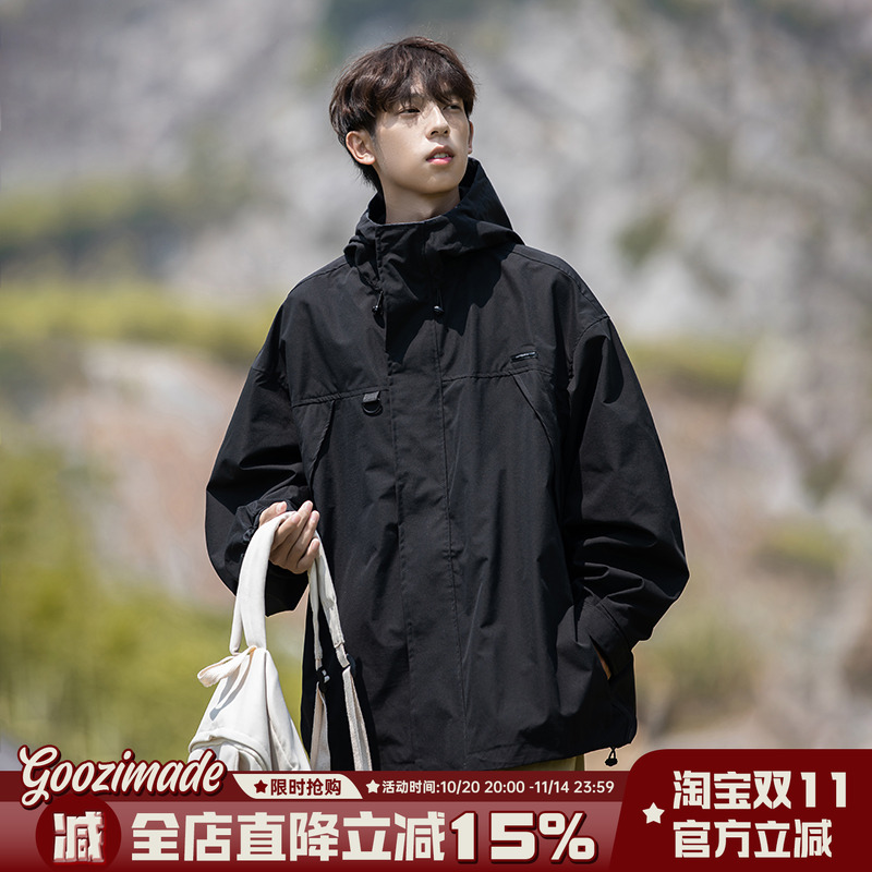 黑色仿冲锋衣外套男秋冬男装2025新款工装男生休闲男士黑夹克男款