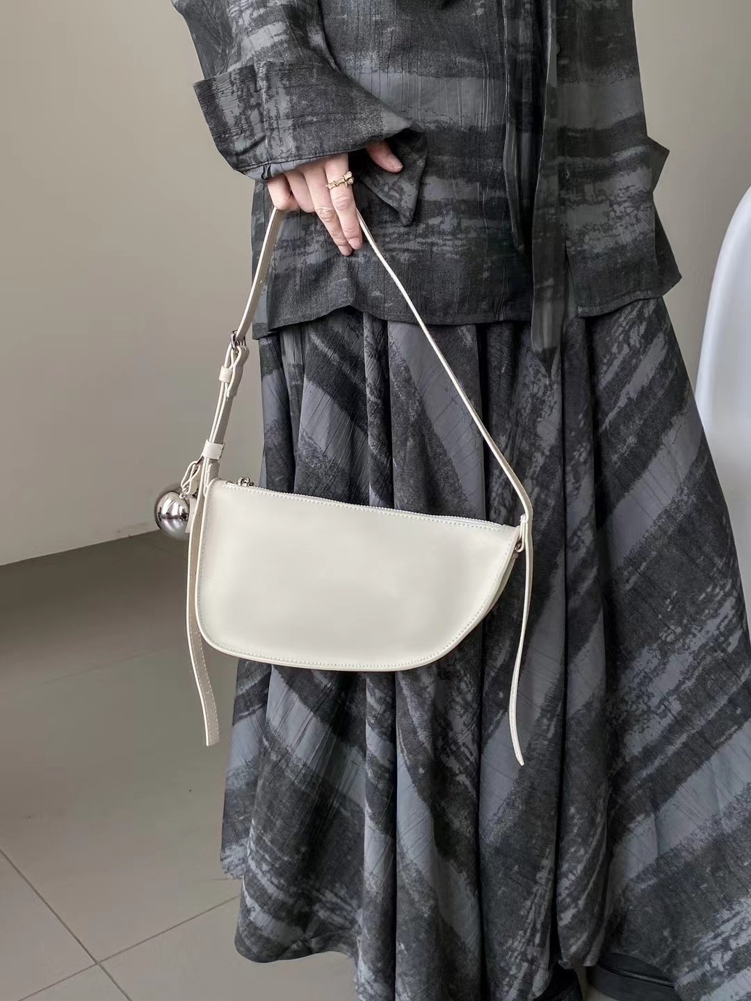 024春季新品小众设计女休闲包