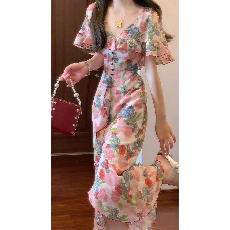 法式复古荷叶边斗篷领碎花连衣裙女夏季旅游度假收腰显瘦气质长裙