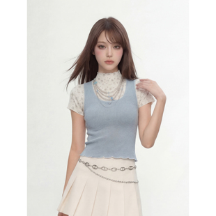 良木衣 蓝白撞色碎花褶皱上衣女2026春珍珠项链印花假两件短袖T恤