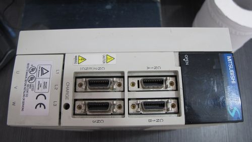 三菱驱动器MR-J2S-100A