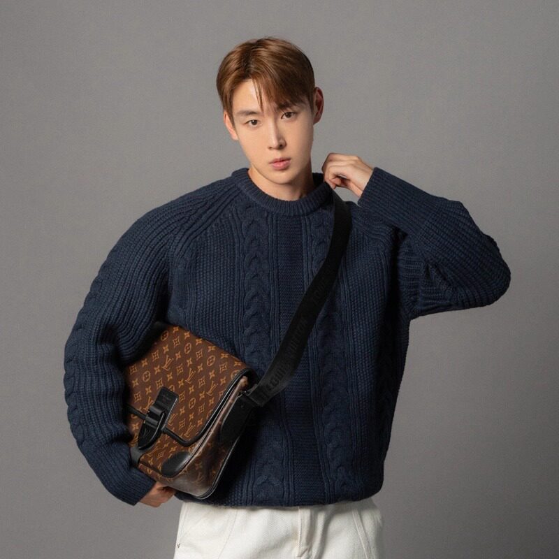 小北韩国代购男装东大门针织衫纯色圆领立体麻花纹理宽松毛衣