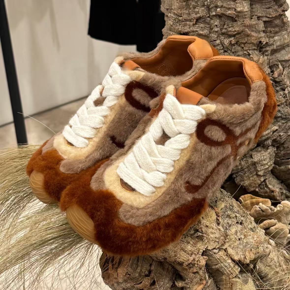 DARUICAT圆头毛绒阿甘运动德训鞋