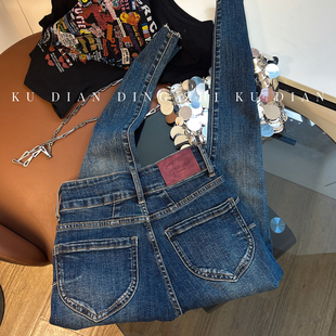 显瘦提臀九分小脚裤 深蓝色修身 女秋季 蜜桃臀系列两粒扣高腰牛仔裤