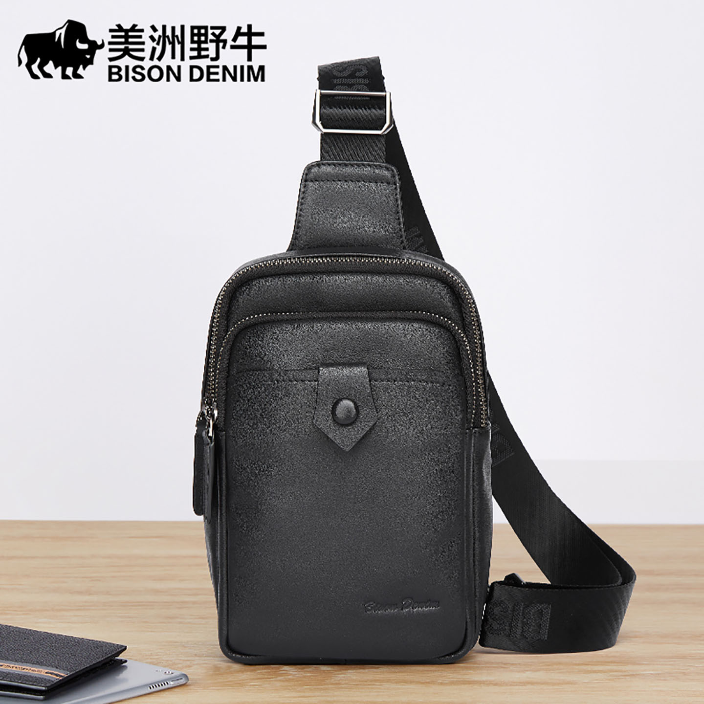 美洲野牛胸包男真皮单肩斜挎包2025新款潮牌背包头层牛皮男士包包