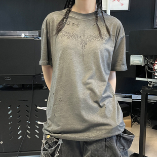 王有病工作室 180G破洞透气领口荆棘亚文化oversize复古短袖T恤