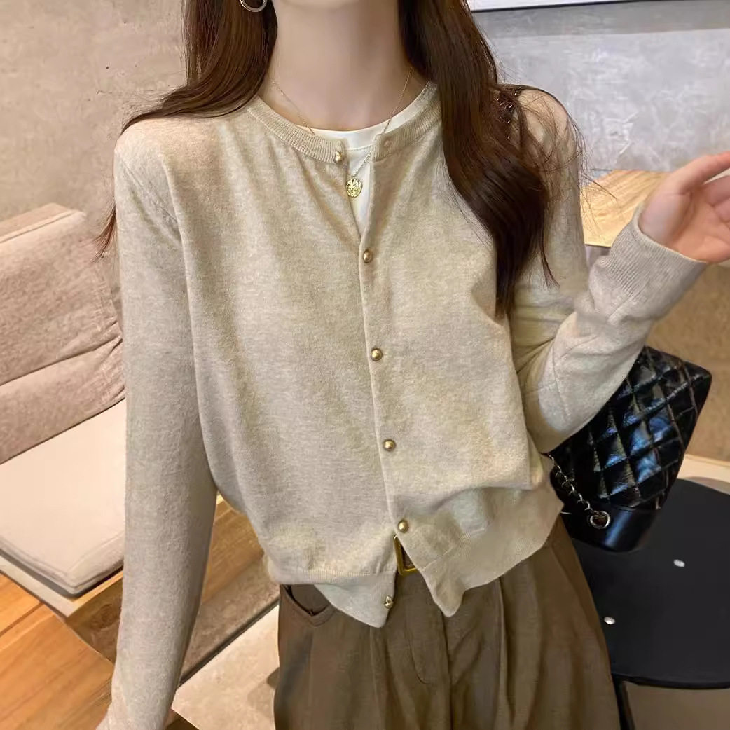 灰色针织开衫女秋季外搭