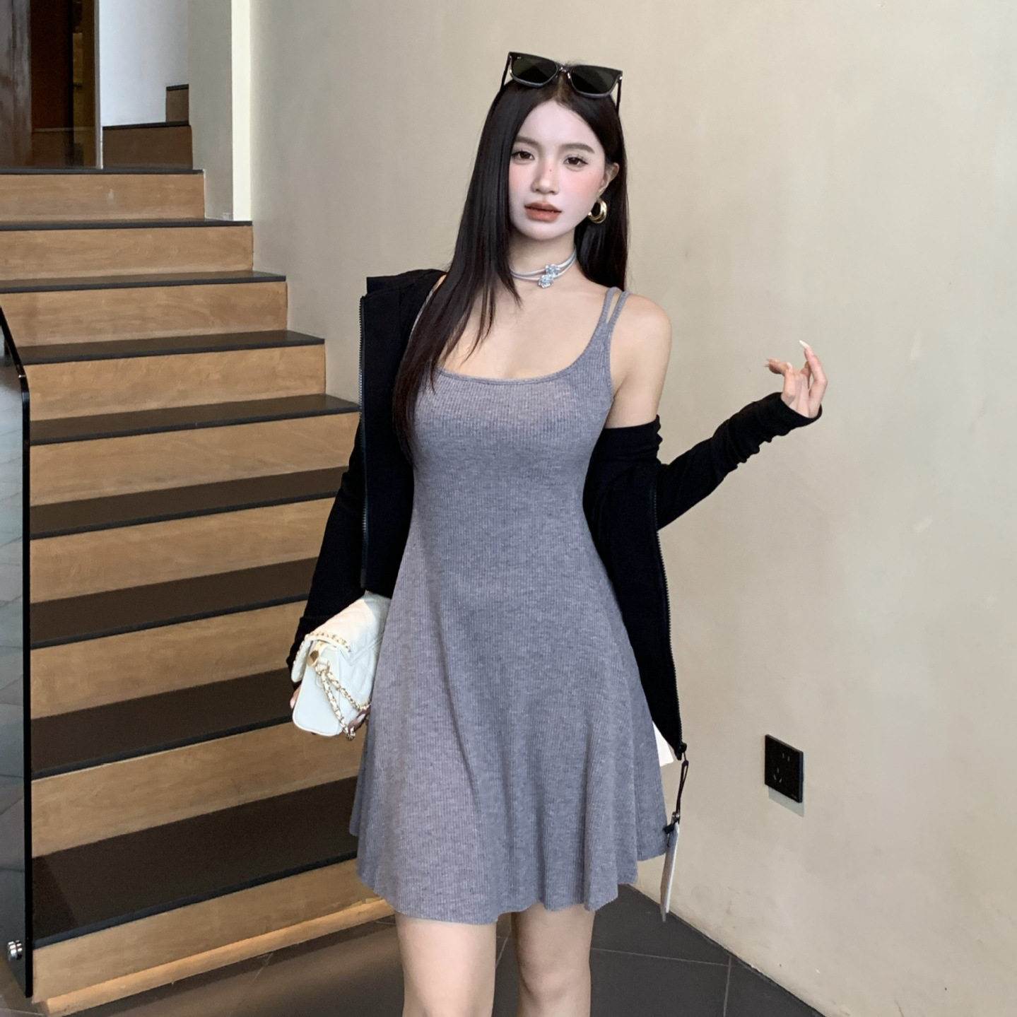 自带杯垫短款美背吊带连图片