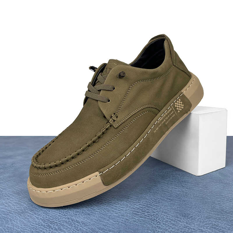 2025秋季新款复古油蜡皮真皮板鞋