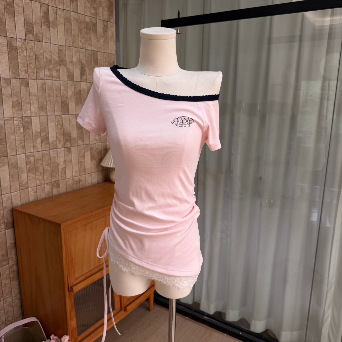 赵露思同款露肩抽褶短袖T恤女