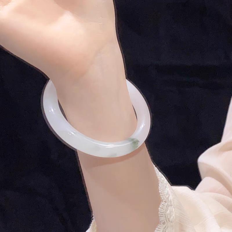 天山翠手镯女款玉翡翠圆条非天然玉石冰糯种飘花玉镯子年轻款送礼