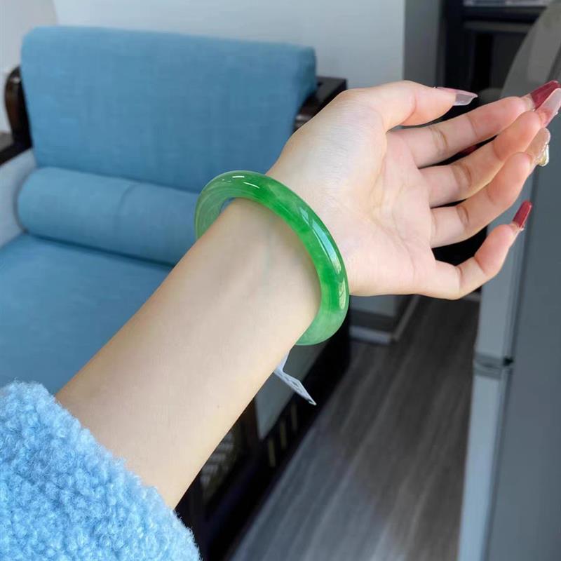 天然冰种正圈阳绿翡翠手镯缅甸老坑货辣绿圆条玉镯子女款送礼用