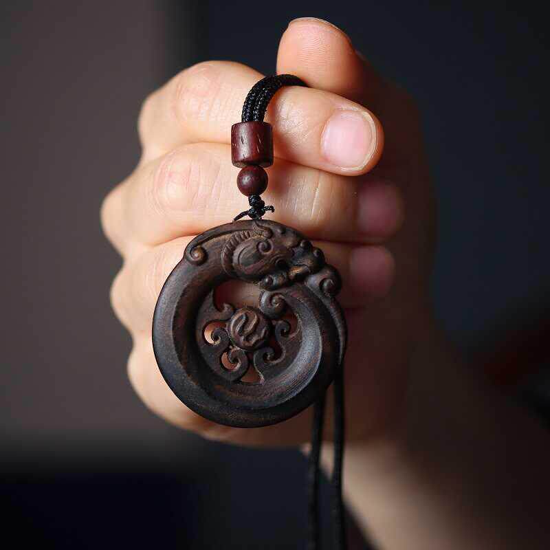 吉祥】越南芽庄沉香木雕刻龙化吊坠龙牌项炼情侣平安扣车挂随身转