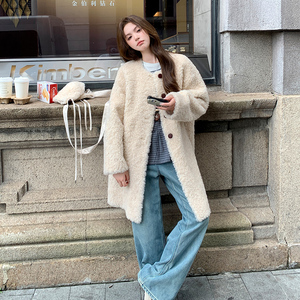 现货 092-2550中长款杏色羊羔毛P215控318图片