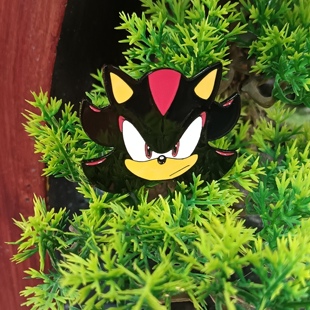 刺猬索尼克夏特周边金属滴胶胸针徽章高清IP角色复刻版