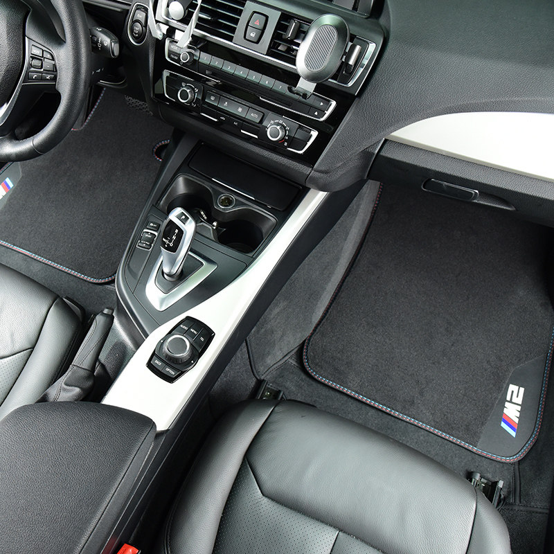 宝马原装位丝绒全包围脚垫