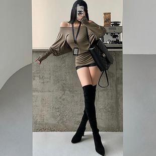 纯欲慵懒风圆领斜肩宽松显瘦不规则褶皱长袖 YoungGirlDay T恤上衣