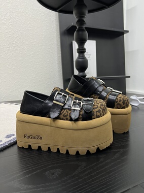 炸街真皮松糕底增高9厘米休闲鞋2026春季新款百搭小个子卡扣单鞋