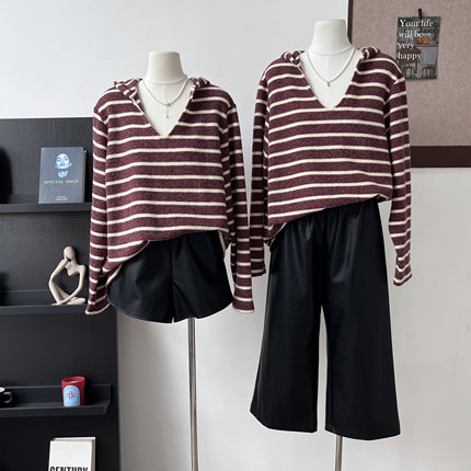 双面绒感条纹料复古红米配色连帽宽松上衣女松弛慵懒感T恤