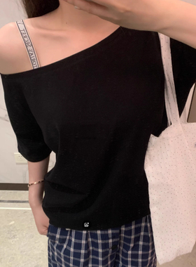 黑色一字领斜肩露肩短袖T恤夏辣妹氛围感宽松上衣女夏
