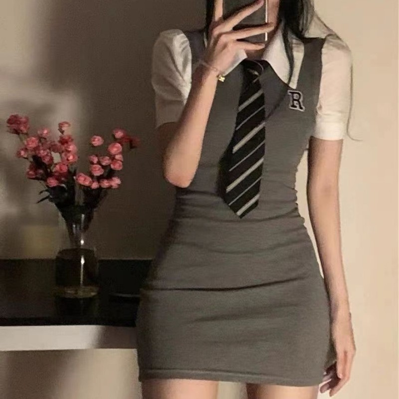 学院风假两件POLO领修身连衣裙