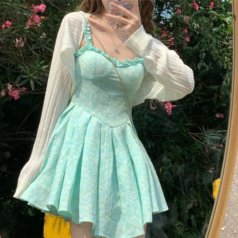 夏季纯欲吊带碎花修身连衣裙