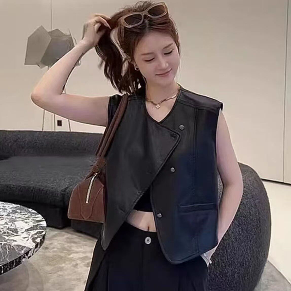 复古PU皮马甲女早秋新款百搭