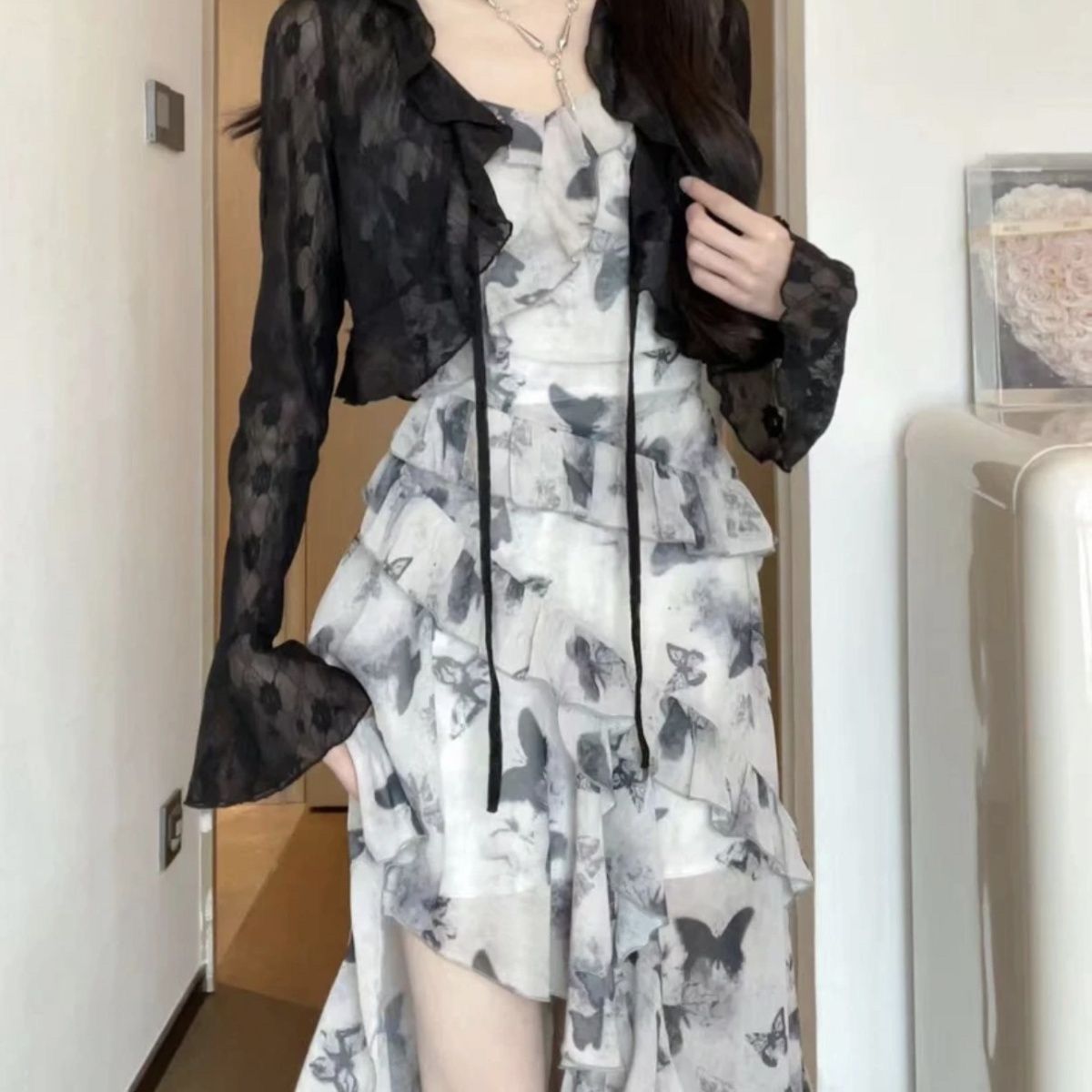 夏季蝴蝶碎花吊带蛋糕裙显瘦