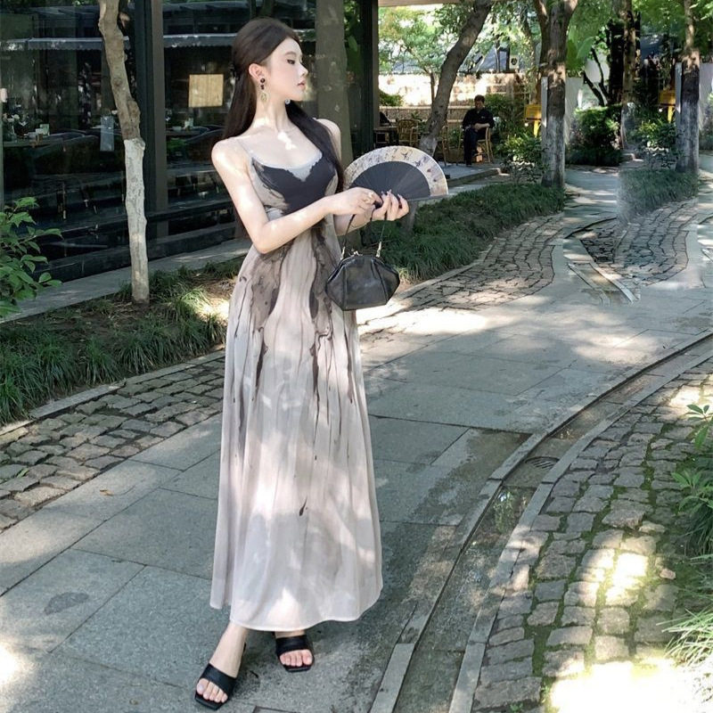 法式水墨蝴蝶吊带A字连衣裙