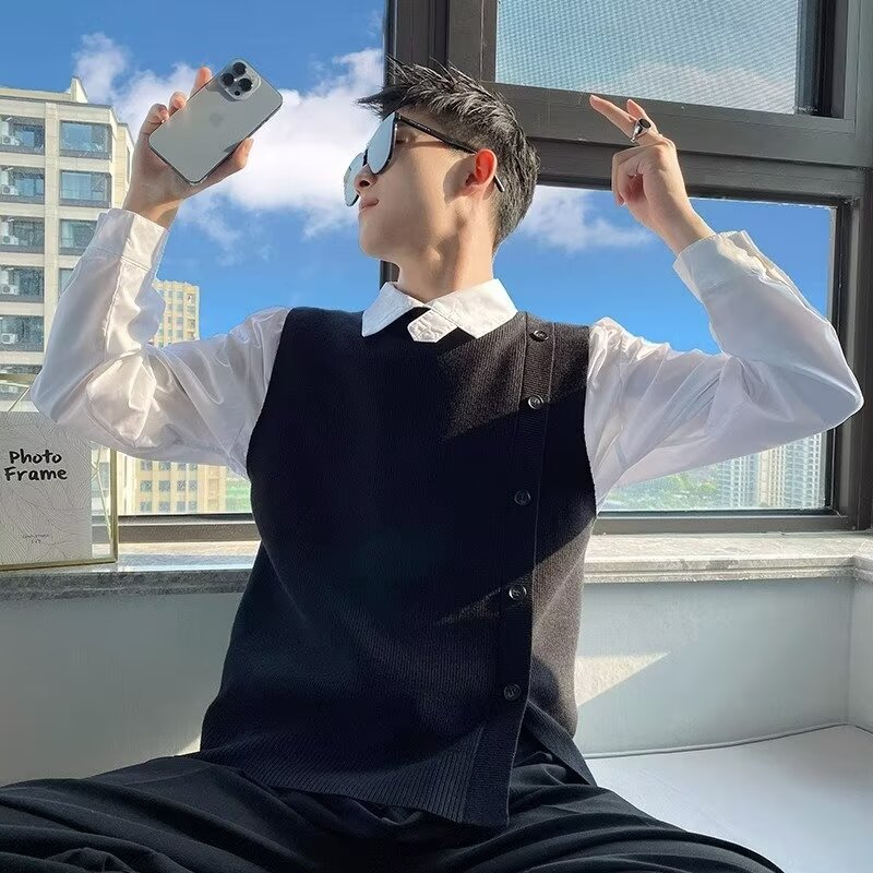 冬季韩系简约圆领纽扣针织马甲男