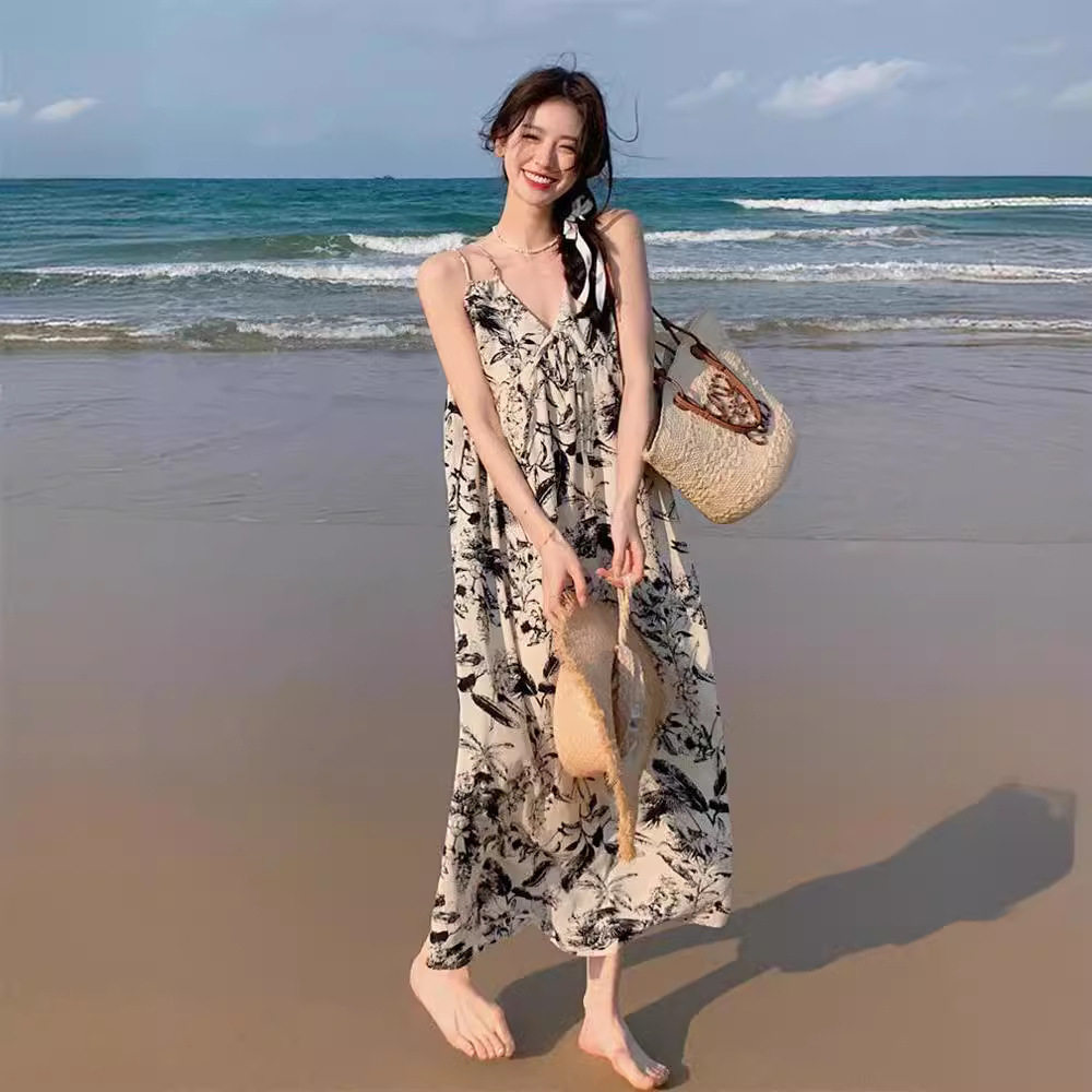 法式水墨画高级感碎花沙滩连衣裙