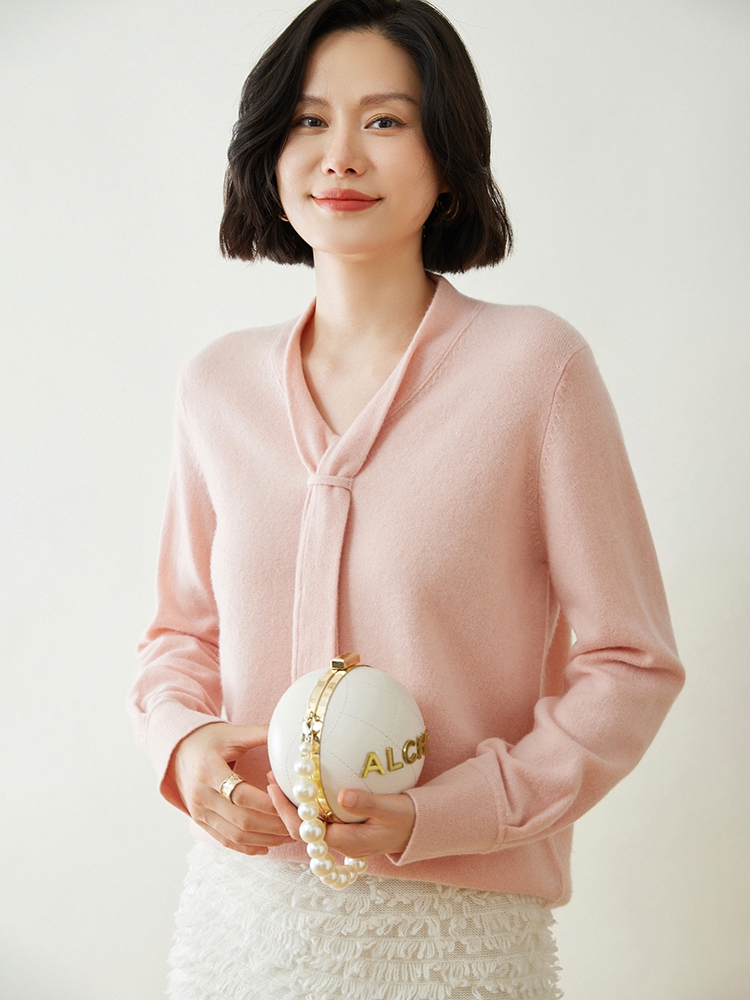时尚减龄衬衫袍子v领羊绒衫女24秋冬季新款洋气针织衫毛衣打底衫