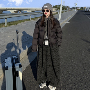 女童韩系高级感圆领短款羽绒服2025秋冬新款宽松面包服白鸭绒外套