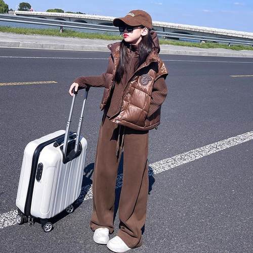 法国洋气套装连帽女童羽绒马甲