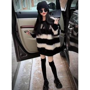 童装女童黑白条纹卫衣秋冬季加绒加厚中大童时髦洋气宽松毛毛衣潮